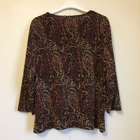 Festive Paisley Raised Texture Top - Picture 6 of 16